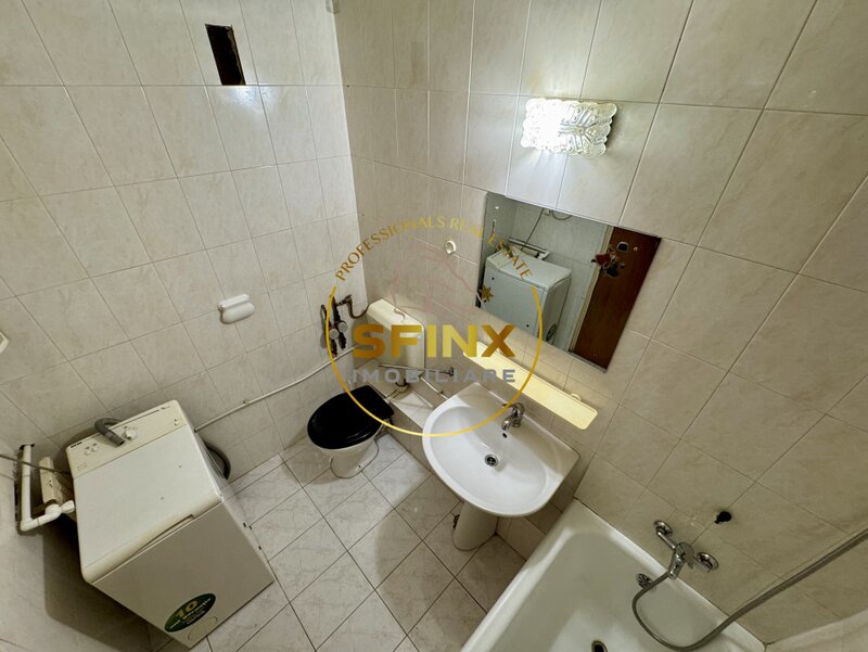 Iancului Unic: 2 camere cat 3!  61,7mp   decomandat